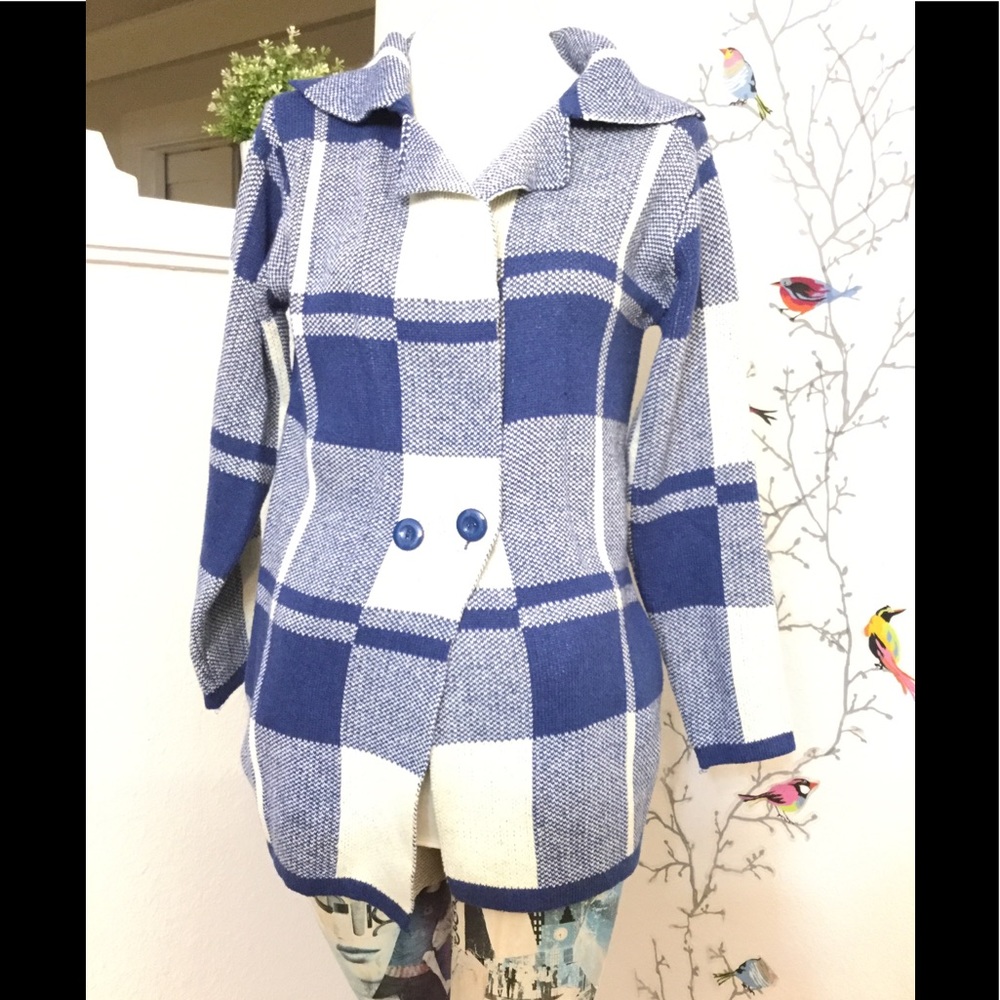 Pristine vintage style sweater coat plaid